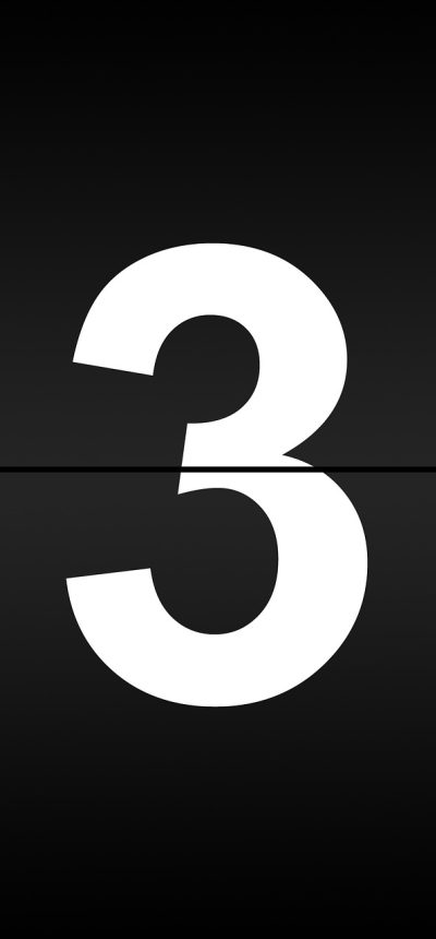 牌游戏 App 对局记录界面截图，列表显示多局时间与结果，右侧有复盘标签按钮，深色卡片风格